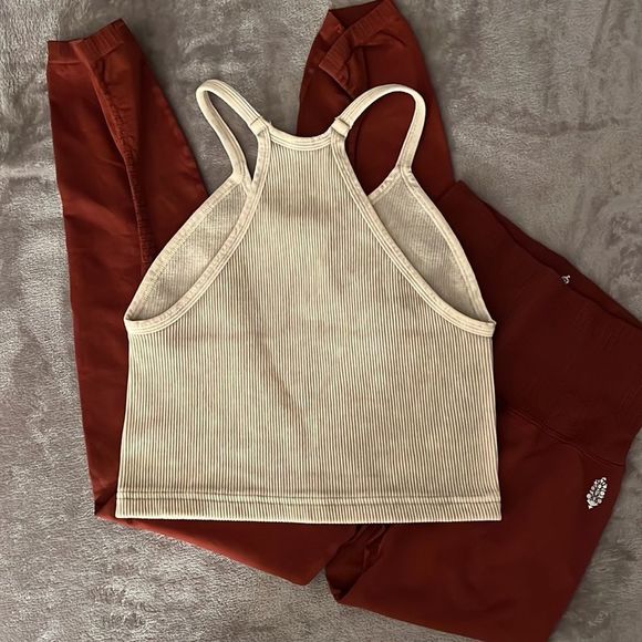 Free People Happiness Runs Tank & Free People Good Karma Leggings Set MSRP $108 - Picture 6 of 14